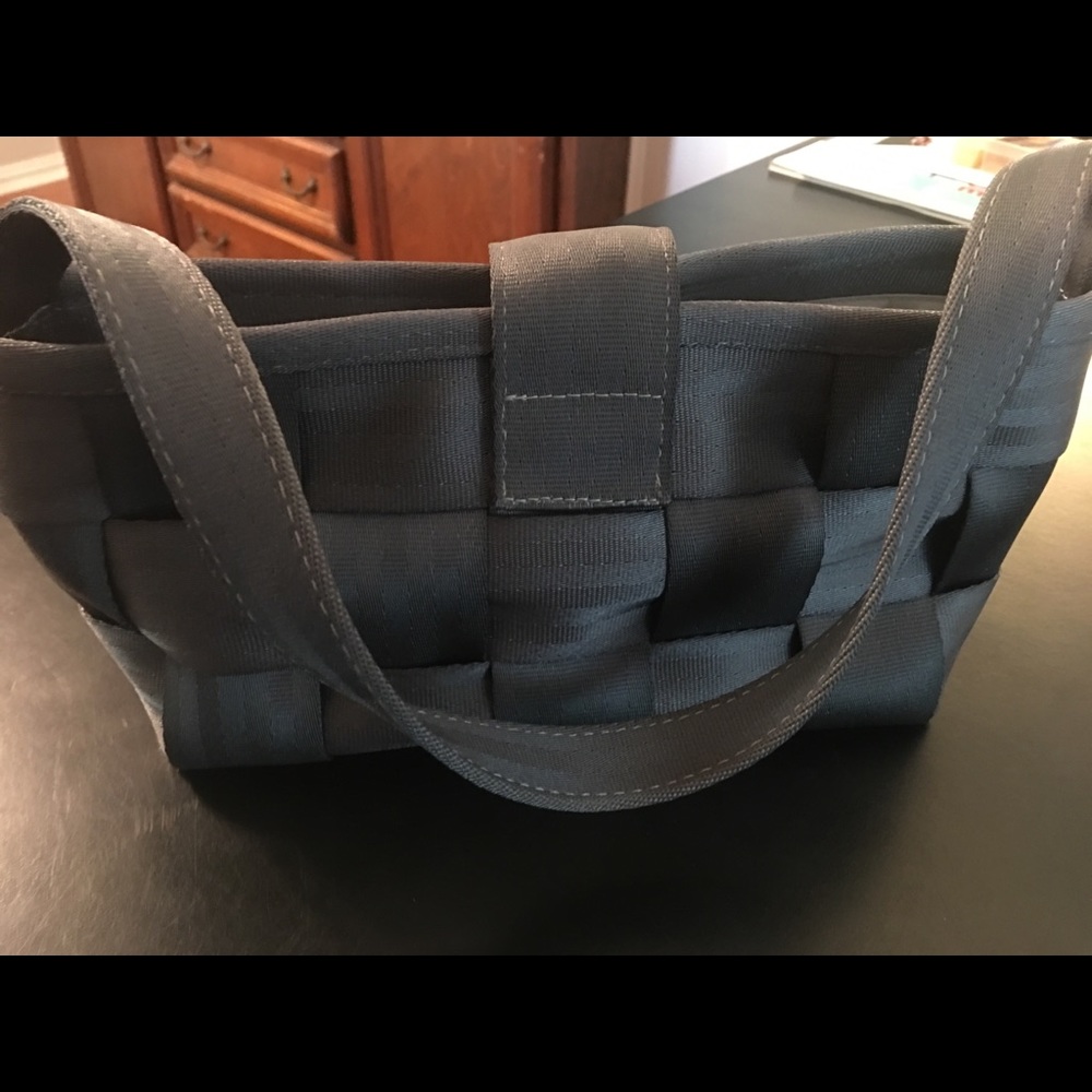 Harvey’s seatbelt purse